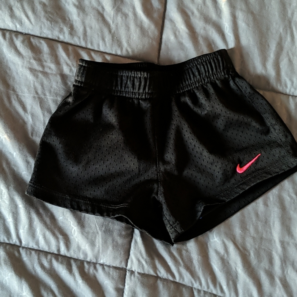 Girls 3t nike shorts